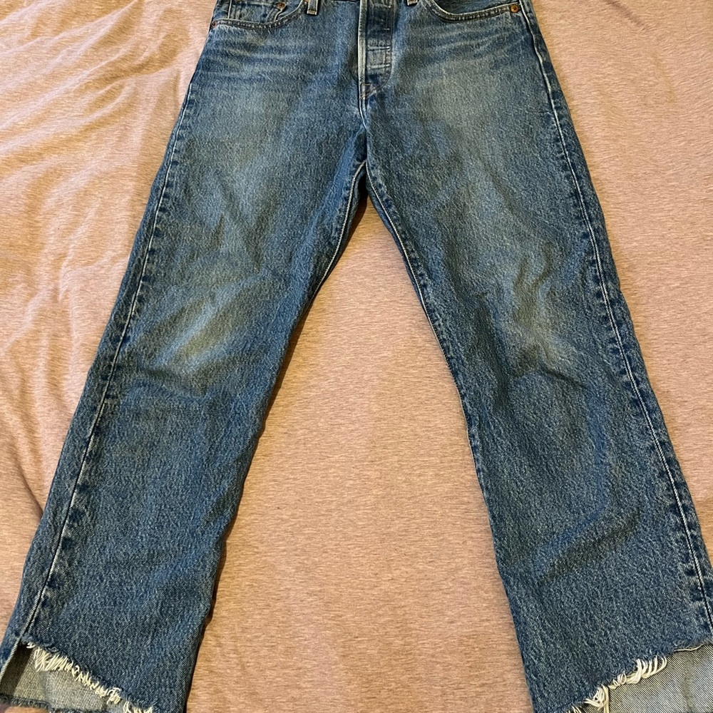 Levi’s cut off bottoms medium/dark wash.